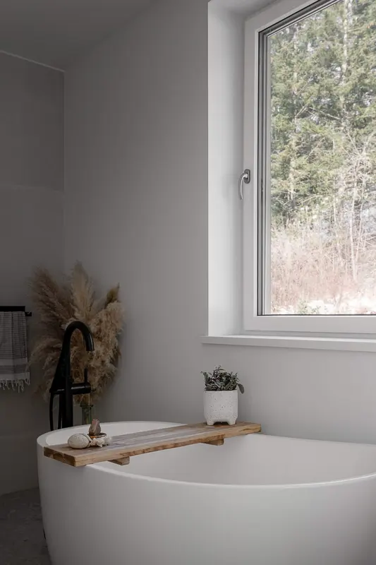 Sugarloaf ensuite bathroom with modern finishes