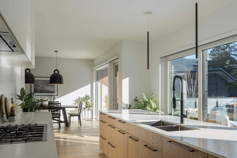 Eagle open-plan living with valley views through Innotech windows