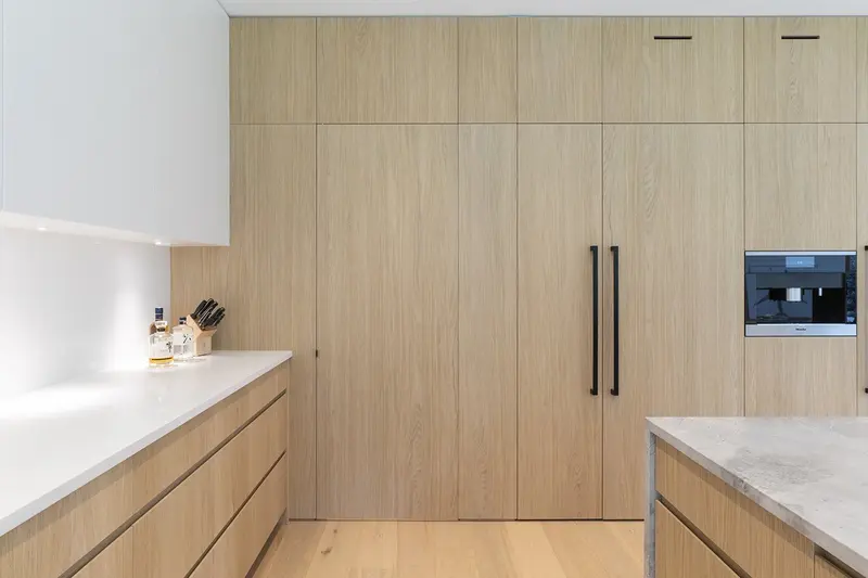 White Gold ensuite with stone and wood details