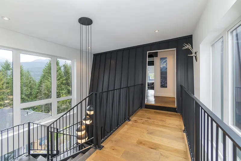 Drifter exterior with alpine setting, Whistler