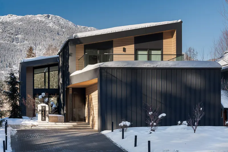 White Gold 2, Whistler
